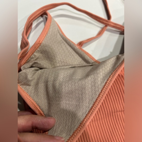 Vuori Women's XS Rib Crop Tank Pink NWT Stretch Rib Knit Built-in Bra - Picture 4 of 8